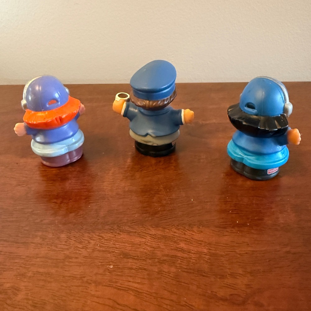 Fisher Price Little People Pilot Airport Ground Crew Figures Set of 3 - Picture 2 of 2